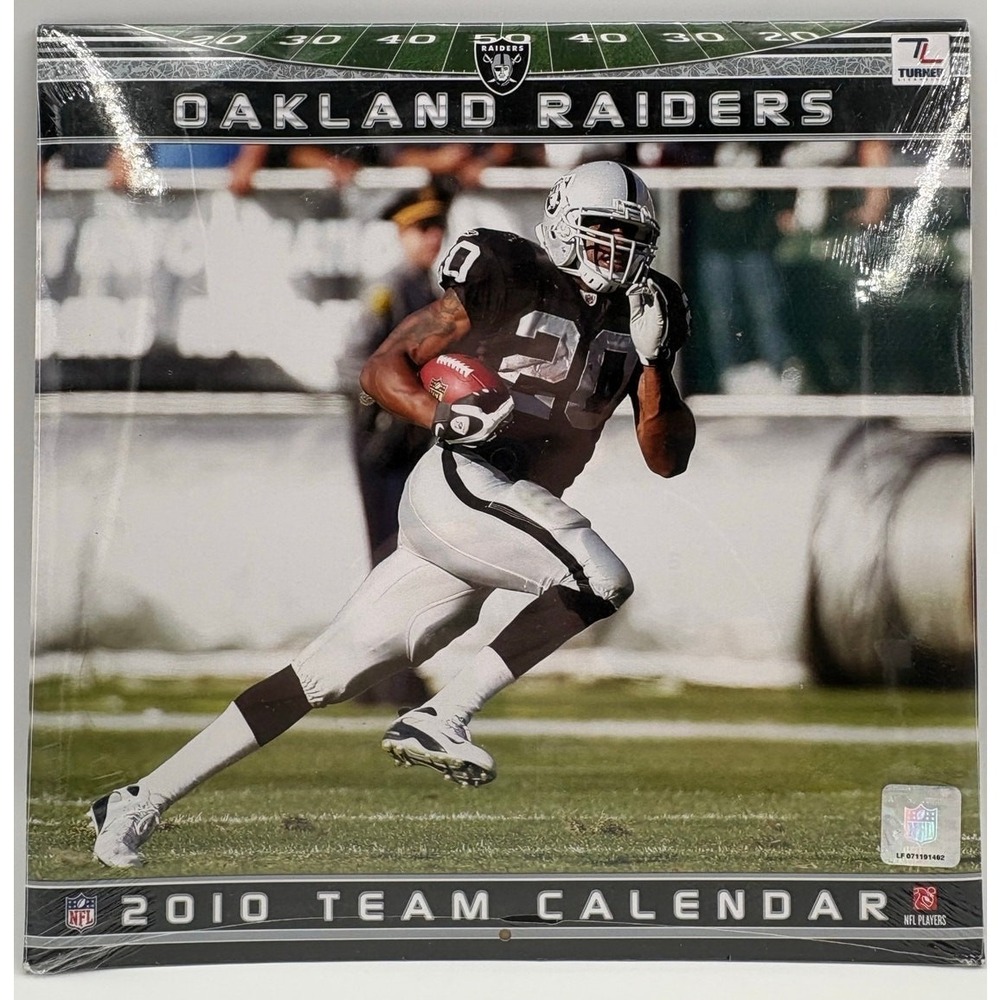 Oakland Raiders 2010 NFL Team Calendar Sealed